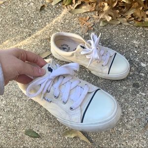 7 b white polo sneakers